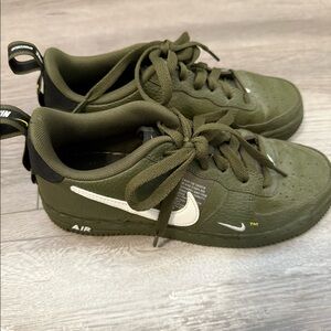 Green Nike air sneakers